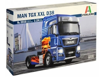 Italeri 03916 MAN TGX XXL D38 1/24