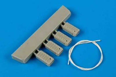 Wheelliant 148006 Universal Navy Wheel Chock with Nylon Rope - late production 1/48