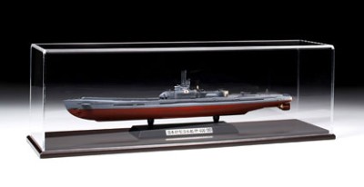 Tamiya 73017 Футляр для моделей 78019 и 78012 с деревянным основанием (421х101х127мм).