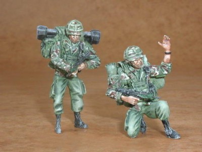 CMK F35128 British modern soldiers part II. (2 fig. ) 1/35