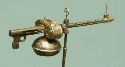 Mini World A7221A MG 15 machine gun with rubber (late) case catchers (Germany) 1/72