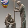 Barracuda Studios BCR24271 RAF Ground-crew Assembling Rocket 1/24