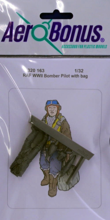 Aerobonus 320163 RAF WWII Bomber Pilot with bag (1 fig.) 1/32