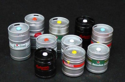 Plus model 536 1/35 KEG beer barrels (10 pcs.)