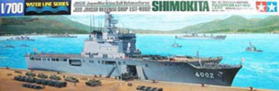 Tamiya 31006 Яп. трансп.корабль LST-4002 Shimokita с бронетех., вертолетами и пр . 1/700