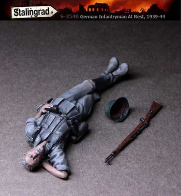 Stalingrad 3540 Немецкий пехотинец на привале