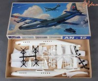Veb Plasticart Ан-12 1/100
