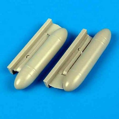 QuickBoost QB72210 Hurricane external fuel tank 1/72