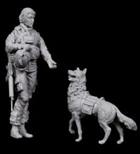 Girls G-35011 Девушка-солдат с собакой 1:35