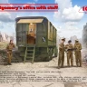 ICM 35604 Montgomery's office with staff (4 fig.) 1/35