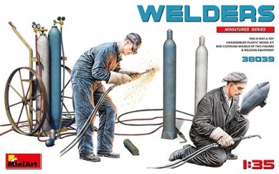 Miniart 38039 1/35 Welders (2 fig.&amp; welding equipment)