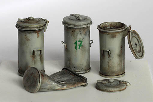 Plus model 367 Dustbin 1:35
