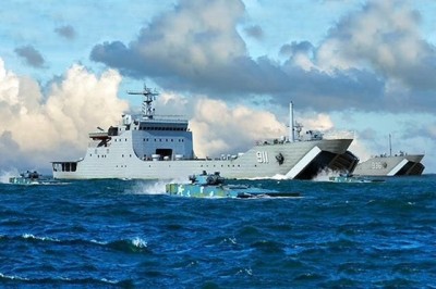 Trumpeter 06728 Chinese Navy 72A Tank Landing Ship 1/700