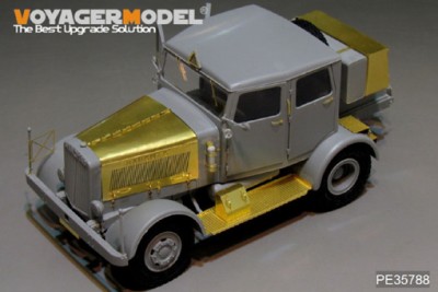 Voyager Model PE35788 WWII Hanomag SS100 Military Car (TAKOM 2068/2110) 1/35