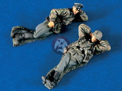 Condor F-350143 Солдаты СС на отдыхе, 2 фигуры 1:35