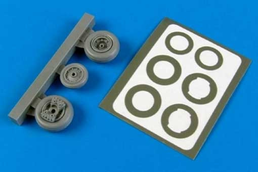 Aires 4592 T-28 Trojan wheels & paint masks 1/48