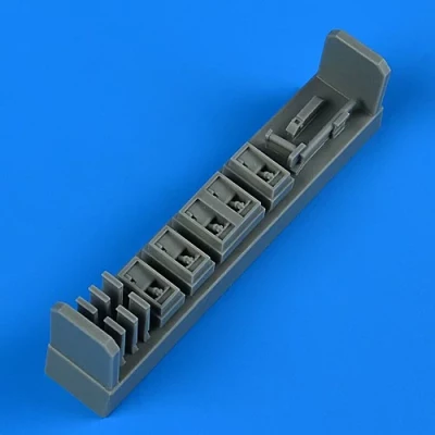 QuickBoost QB32300 OV-10A/D Bronco steps (KITTYH) 1/32