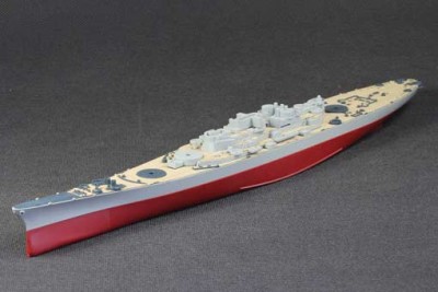 Artwox Model AW20167A USS Missouri BB-63 1/700