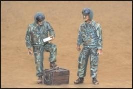 CMK F35168 Russian modern Heli. pilots-standing (2 fig. ) 1/35