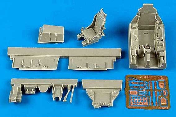 Aires 4461 F-84F Thunderstreak cockpit set 1/48