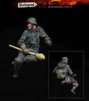 Stalingrad 3223 Гренадер с фаустпатроном на танке 1/35