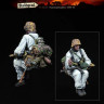 Stalingrad 3224 Гренадер СС со штурмгевером на танке 1/35