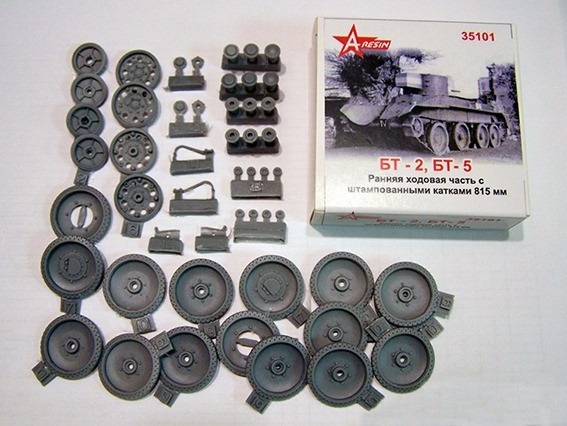 A-resin 35101 БТ-2,БТ-5  Ходовая часть с   опорными катками  815см (раняя) 1/35