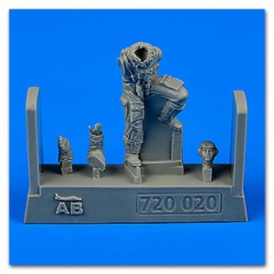 Aerobonus 720020 German Luftwaffe Pilot WWII for Bf 109 late version 1/72