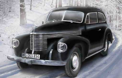 ICM 35476 Kapitan 2-door Saloon WWII German Staff Car 1/35