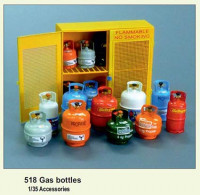 Plus model 518 1/35 Gas bottles (resin set, PE & decals)