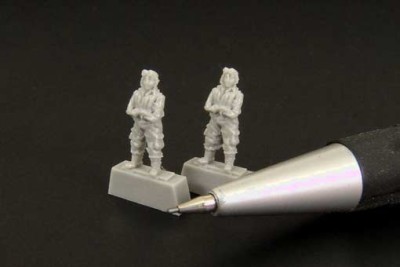 Brengun BRL144080 Japanese pilot WWII /(two pieces) 1/144