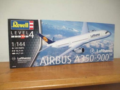 Revell 03938 Самолёт пассажирский Airbus A350-900 авиакомпании Lufthansa 1/144