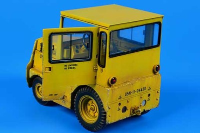 Aerobonus 320045 UNITED TRACTOR GC340/SM-340 US NAVY/DLA (with cab) 1/32