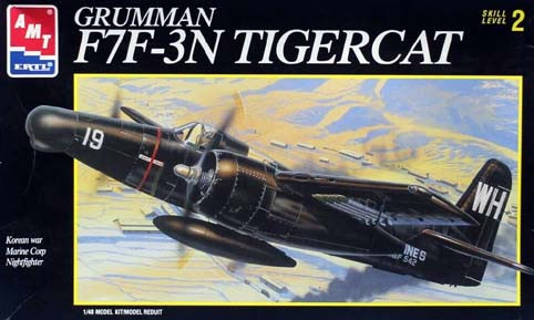 AMT 8842 F7F-3N Tigercat 1/148