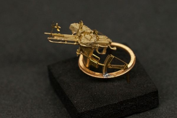 Mini World A7288 Type 89 dual flexible 7.7 mm machine gun on the Scarff ring 1/72