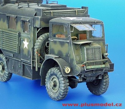 Plus model 155 Bedford QL - driver's cabin 1:35