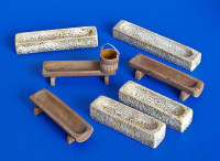 Plus model 277 Wooden and stone feed-troughs 1:35