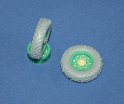 CMK B35003 Chevr.15cwt4x2Canada wheels9x16CrosFirestoneITA 1/35
