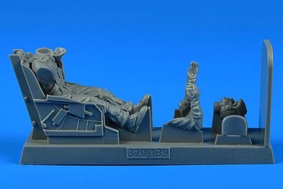 Aerobonus 320139 USAF Fighter Pilot w/ ej. seat for F-86 Sabre 1/32