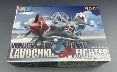 Tiger Model 0107 Советский истребитель Ла- 7 (детский конструктор)