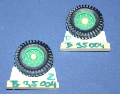 CMK B35004 Q.Chevr.4x4 wheels10,5x20 Cros Country(Dunlop)ITA 1/35