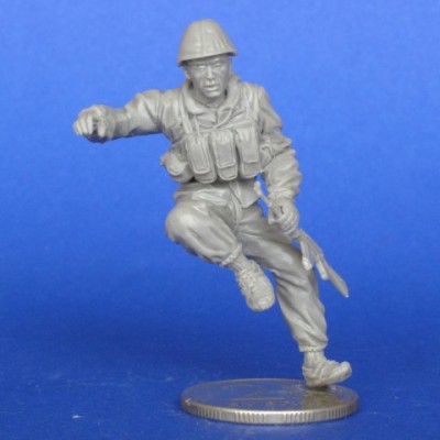 Master Club MCF35165 Советский солдат, сидящий на БТР-70. Афганистан 1/35