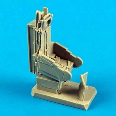 QuickBoost QB48521 F-102A Delta Dart seat with safety belts 1/48