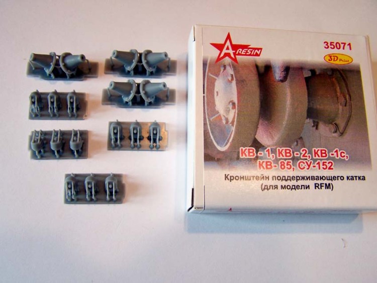 A-resin 35071 Семейство КВ/СУ - кронштейны поддерживающих катков ("RFM") 1/35