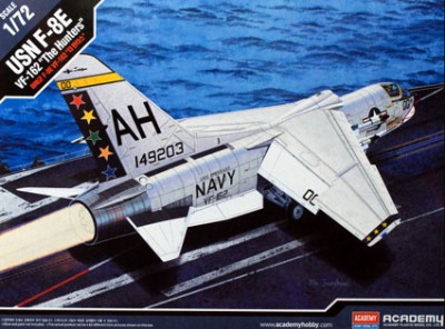 Academy 12521 Самолет USN F-8E VF-162 &quot;The Hunters&quot; 1/72