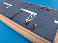 Aims AIMS24P004 FAA Wheel chocks - set of 4 wheel chocks plus loops 1/24