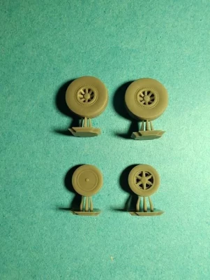 Fly model A0009 Tigercat wheels with grooves (FLY) 1/72
