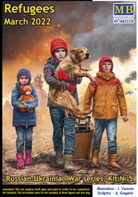 Master Box 35228 Refugees, March 2022 (3 fig. &amp; dog) 1/35