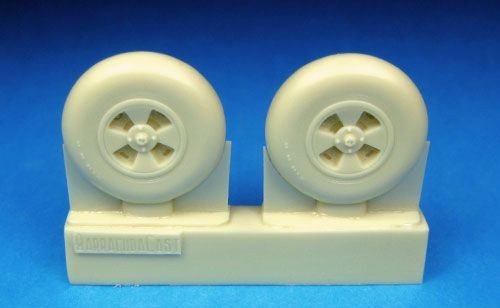 Barracuda Studios BCR48150 Hawker Tempest Mainwheels - Smooth Tread 1/48