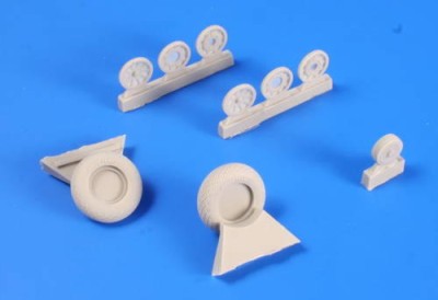 CMK Q32184 P-51D Mustang Wheels (Diamond and Hole Tread) 1/32